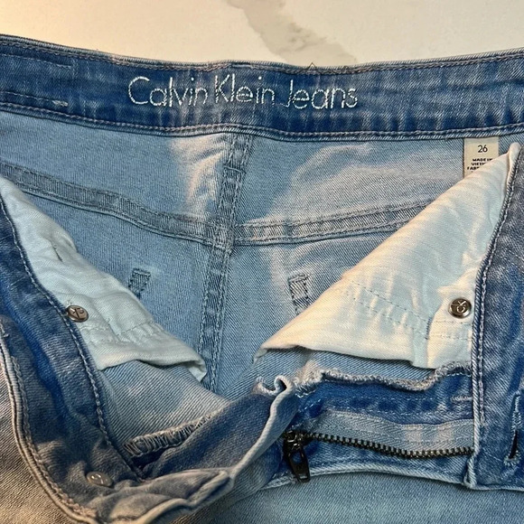 Calvin Klein  Light denim jean shorts. Size 26 - Picture 3 of 8